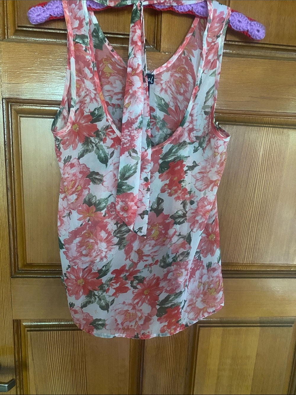 Wet Seal sheet tank w tie in front